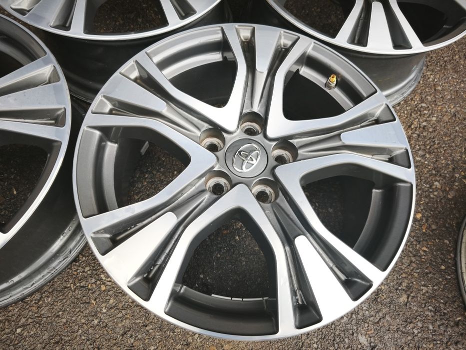 17" оригинални алуминиеви джанти за Toyota Rav 4