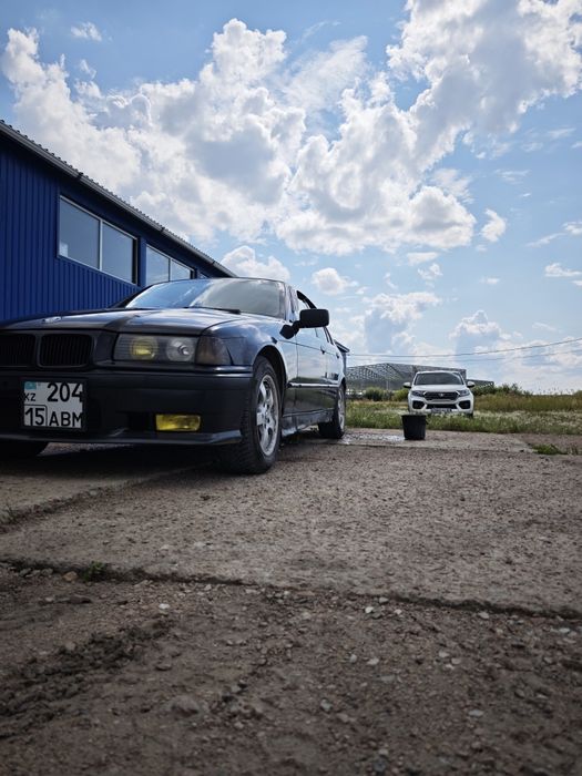 Продам машину БМВ е36