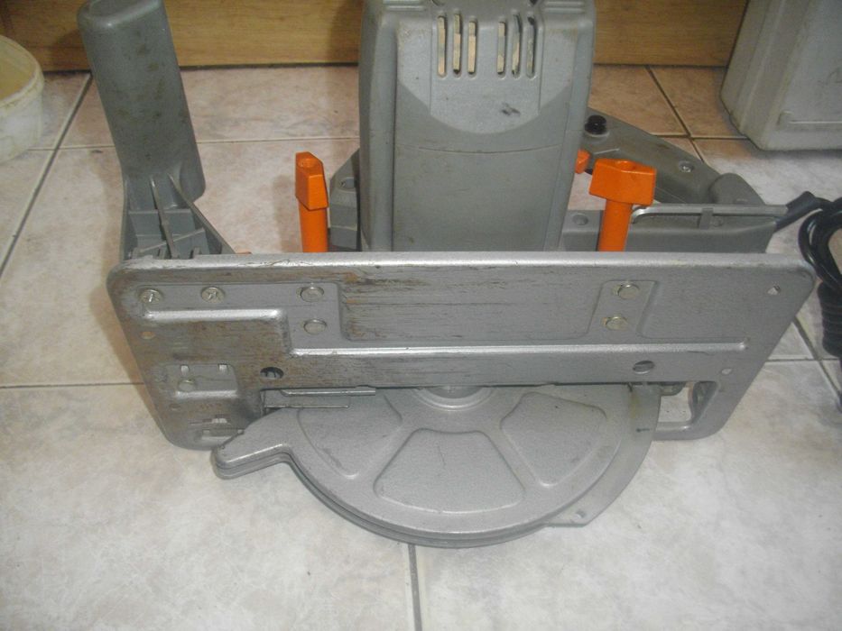 Бормашина Дрелка AEG/ Bosch Профи/ Ръчен Циркуляр 1300 Вата-ф200мм