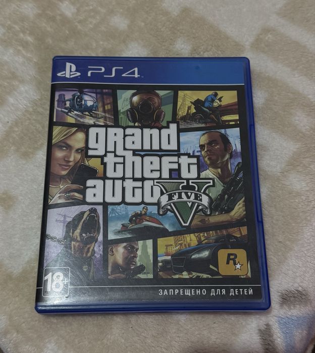 Продам PlayStation 4