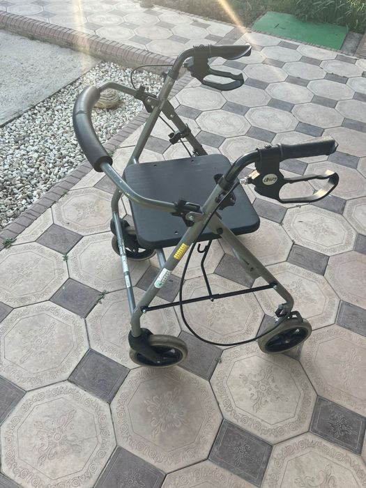 Ходунки на колесах (роллатор)