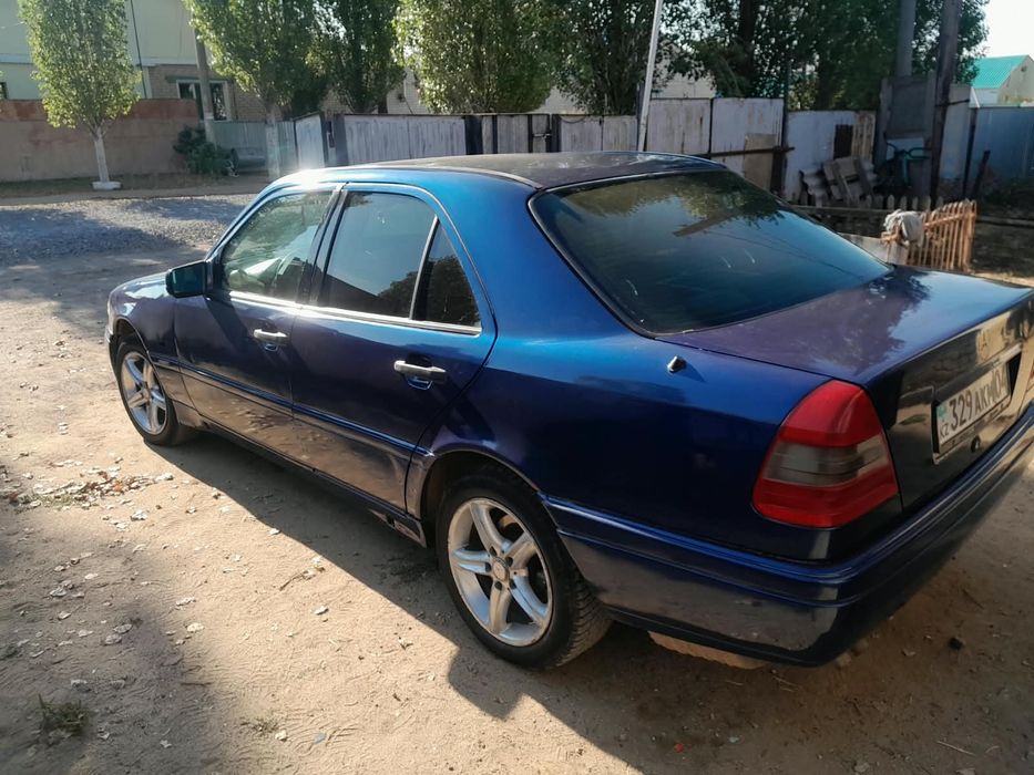 Продам  срочно авто