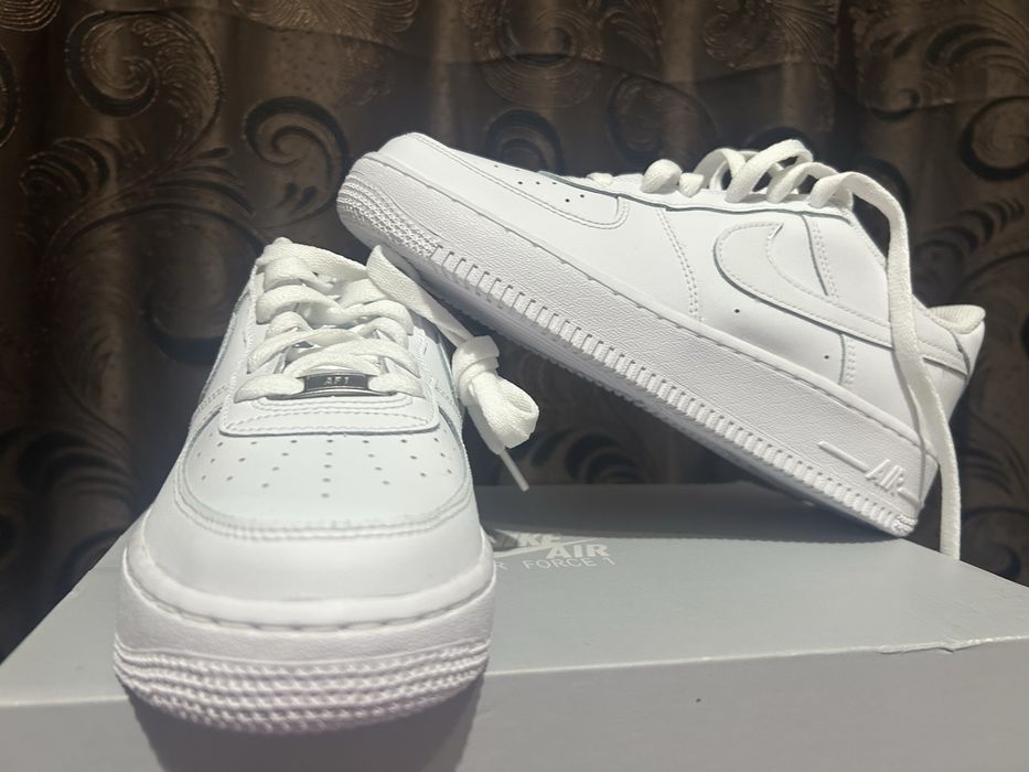 Încălțările sunt noi . Dama si unisex