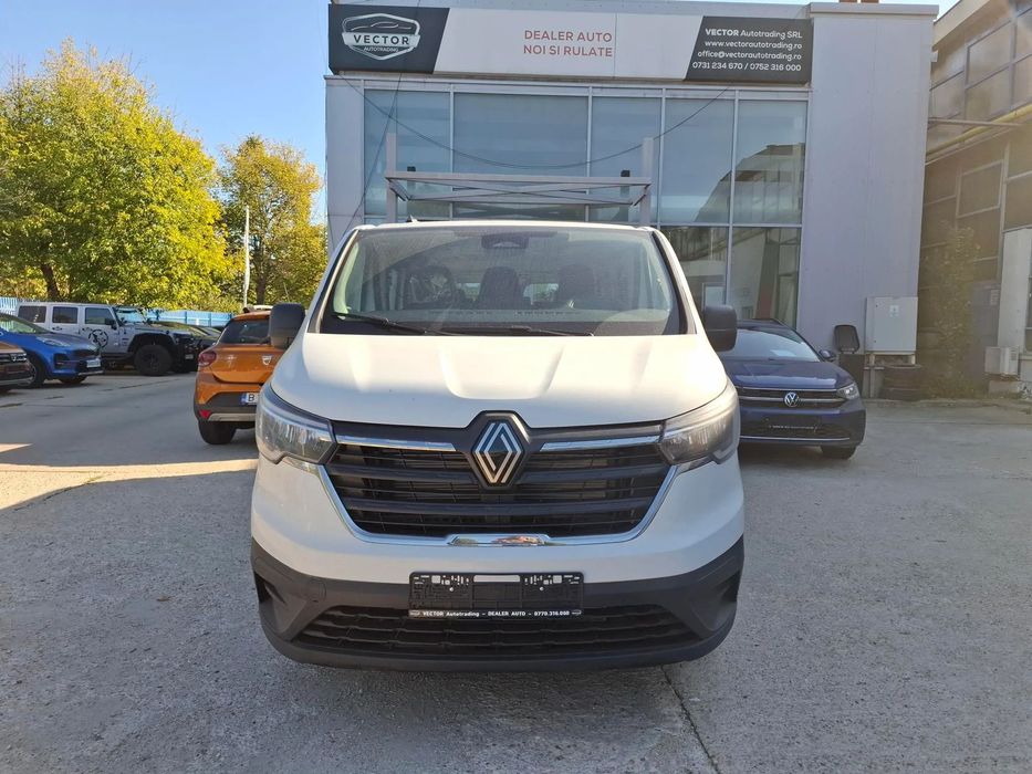 Renault Trafic Renault Trafic L2H1 dCi 110 CP 8+1 locuri / Auto NOU / 0 KM