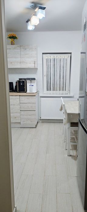 Apartament 3 camere, decomandat, parter, 85 mp