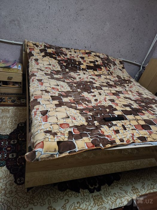 Продаётся спальний гарнитур
