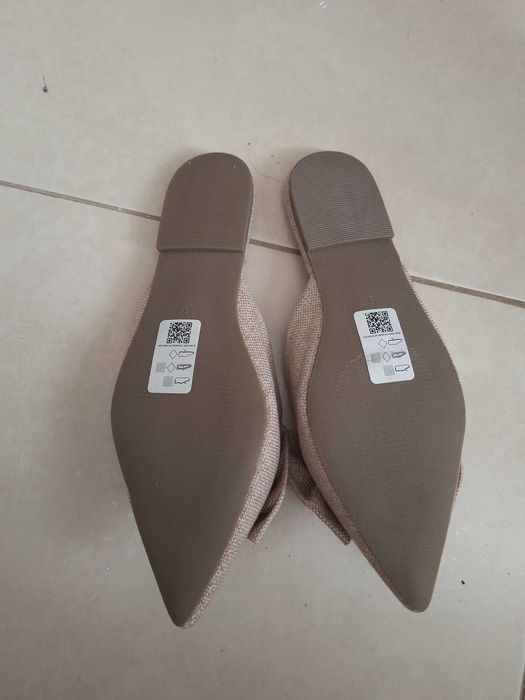 Продавам чехли asos