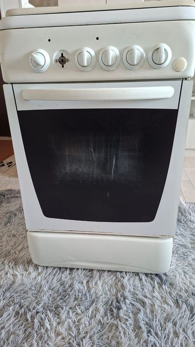 Продам газовую плиту