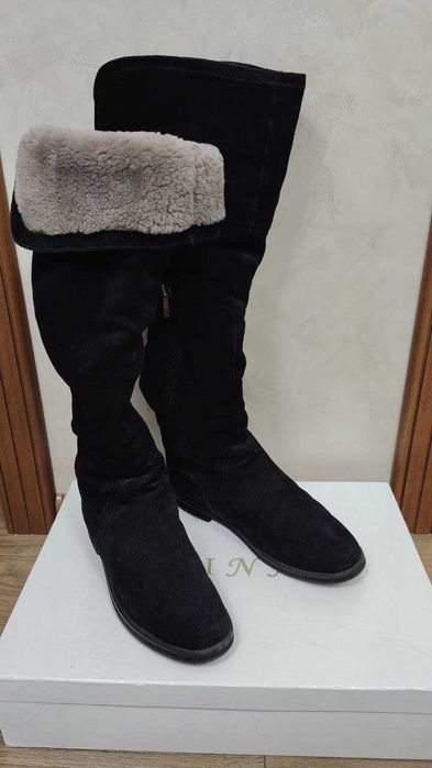 Замшевые зимние сапоги ботфорты CARLABEI