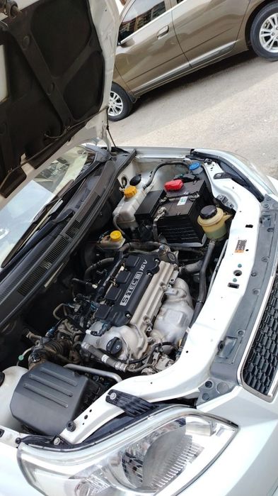 Neksiya 3 LTZ sotiladi srochna xolati alo xamma joyi radnoy bez xaraja