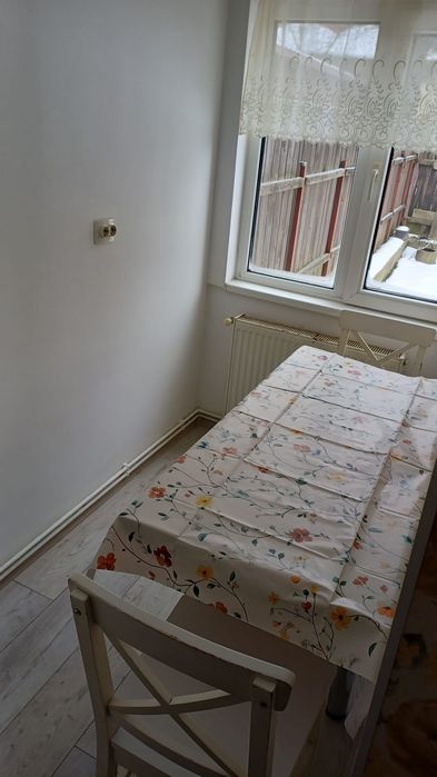 Inchiriez garsoniera  la casa
