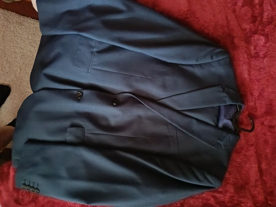 Продам: 3 костюма