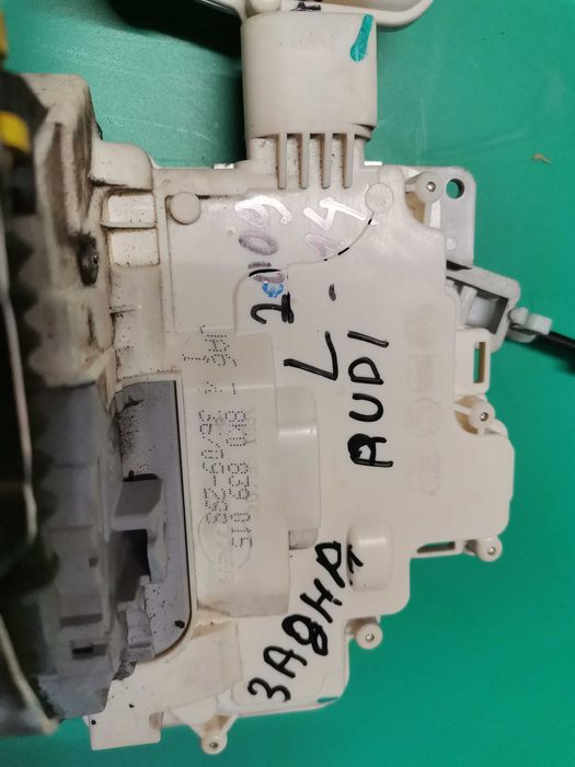 Лява брава/машинка предна и задна Ауди/Audi A4 B8 2007--2013г