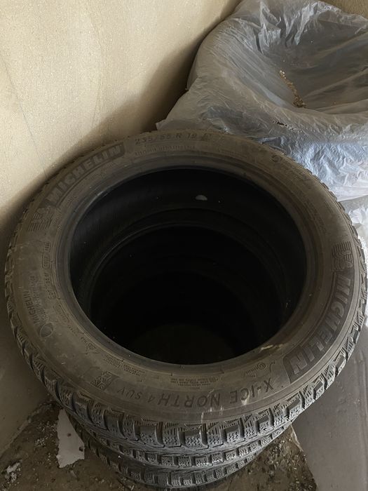 Продам шины 235/55/19