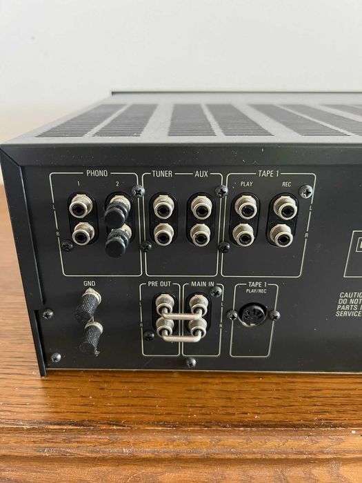 Стерео усилвател BASF D6075