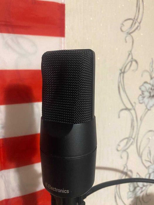 Студийный микрофон sE Electronics X1 A