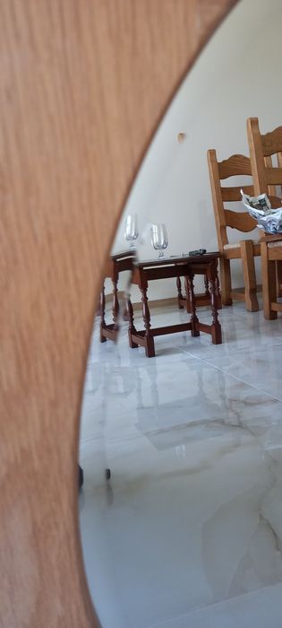 Красиви огледала с рамки от масивна дървесина