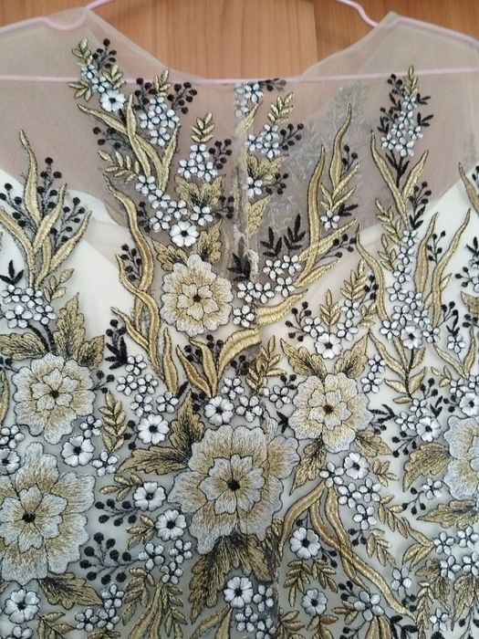 Продам красивое вечернее платье 42-44