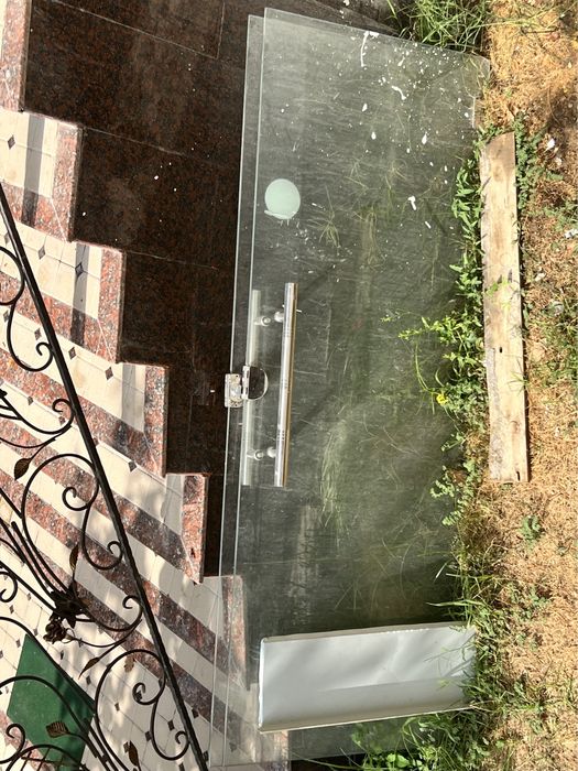 Продаю срочно дверь