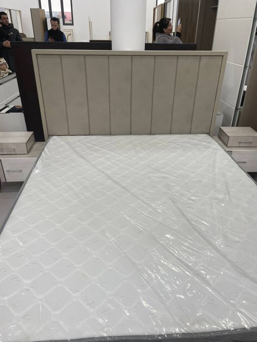 Спальный гарнитур: кровать с подъёмным механизмом + шкаф