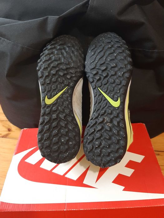 Футболни стоножки Nike Phantom Luna || Academy TF  номер 39
