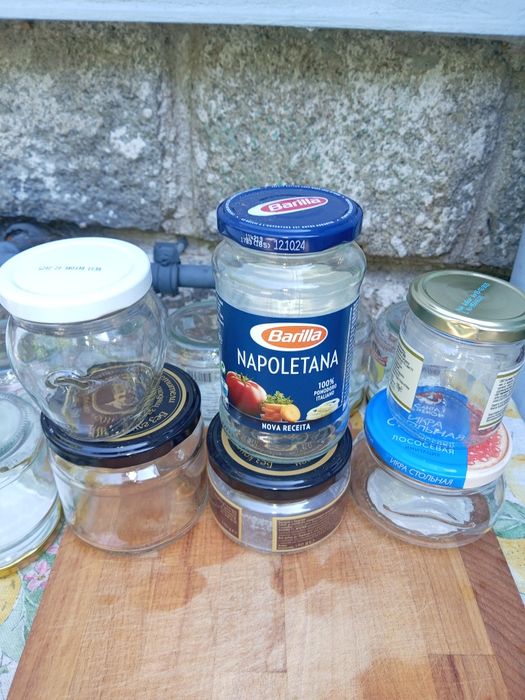 Продавам  различни видове Буркани за Зимнина.