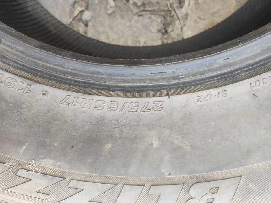 Продам резину Bridgestone б/у 275х65х17