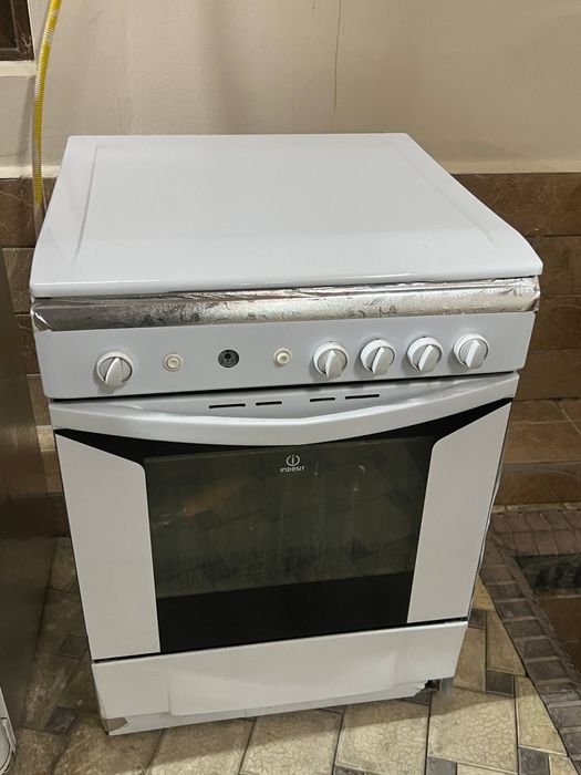 Холодильник и газ плита б/у