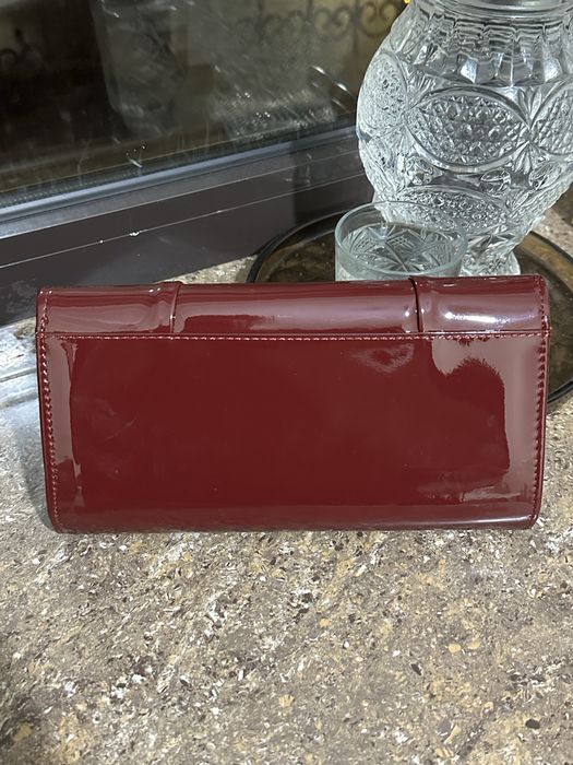 Сумка красная.