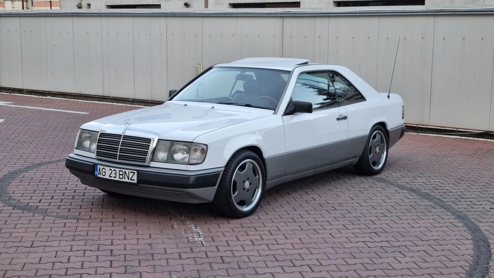 Mercedes-Benz W124 Mercedes W124 230 CE 132 CP 1987 vehicul istoric