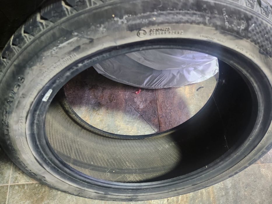 Зимный покрышка.