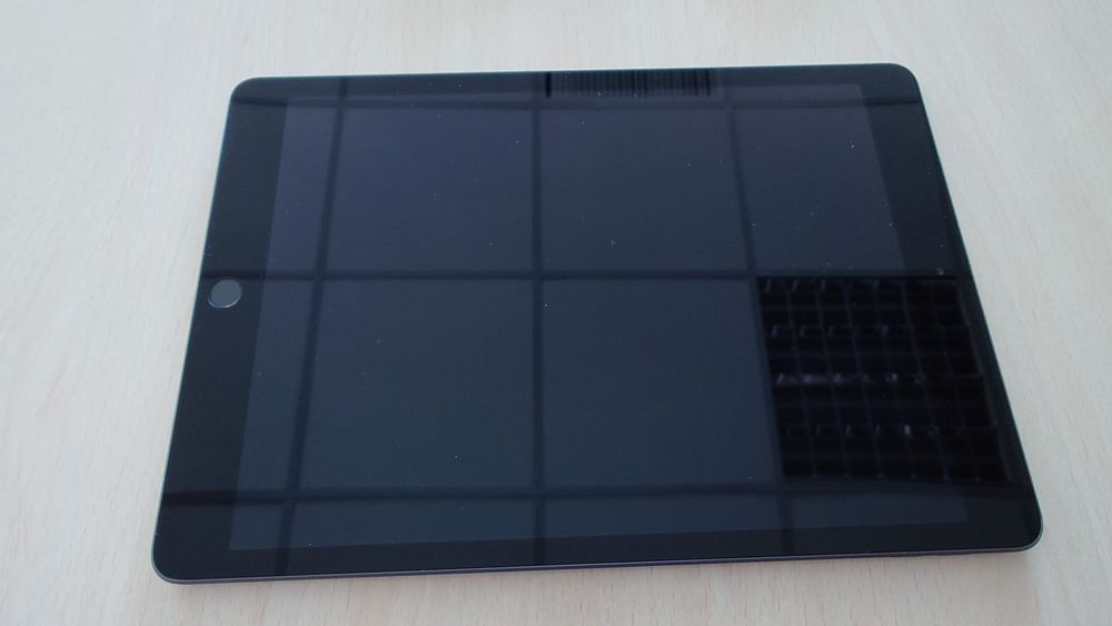 Apple Ipad 8th Gen, 128GB, Wifi, gri