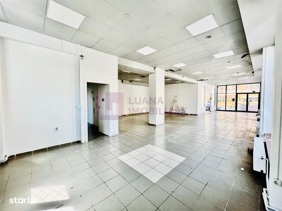 Spatiu comercial 177 mp | zona Strand | vitrine la strada