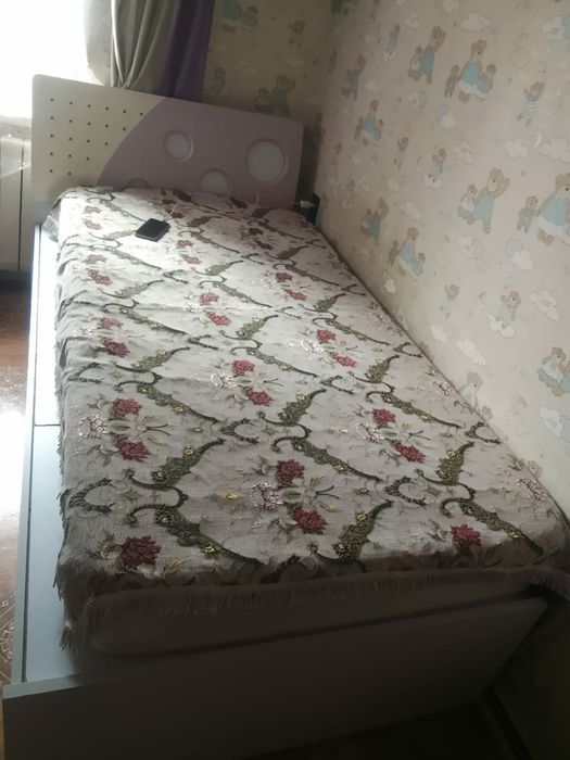 Кровать .1.5. Полутора.для девочки.