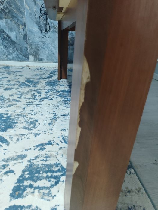 Продам стол гостиной