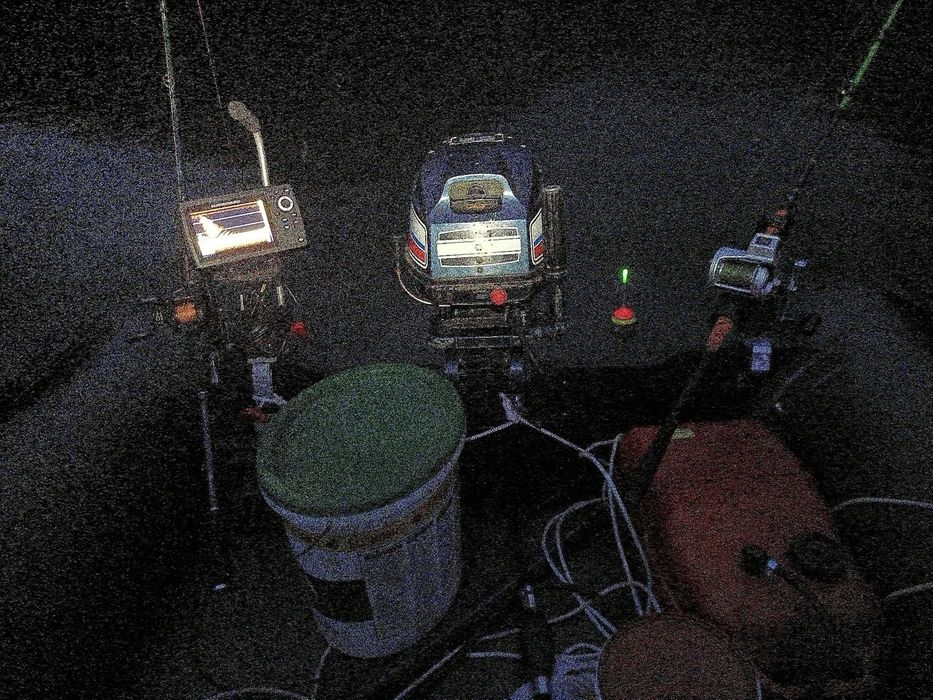 Barca Ventus 320+motor Honda 10cp 4t+ sonar