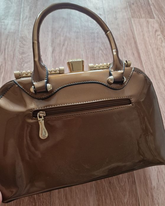 Женская ручная сумка