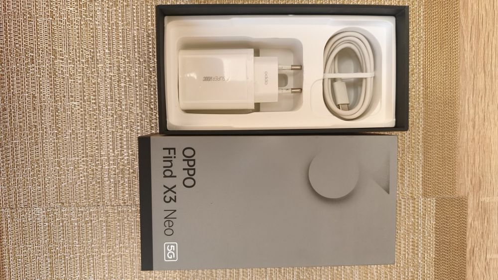 Vând   Oppo Find X3 Neo 5G Starlight Black