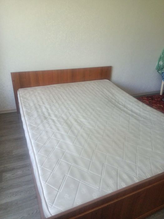 Продам 2-х спальный кровать