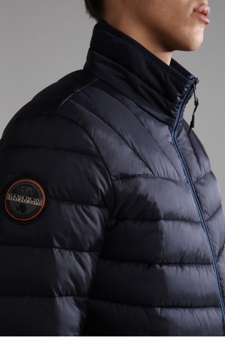 Продавам ново зимно яке NAPAPIJRI Размер L