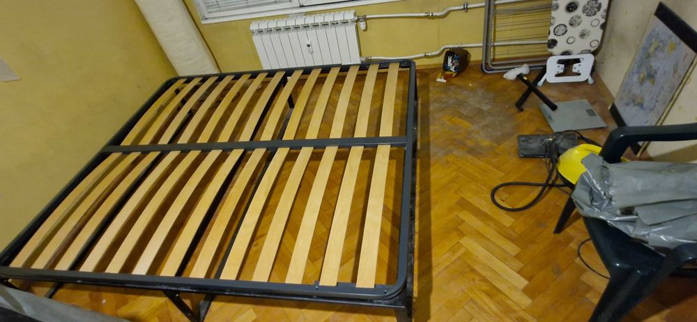 Метална спалня с подматрачна рамка 180/200