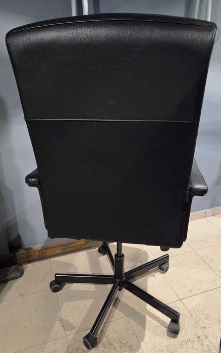 Геймърски стол и директорски стол