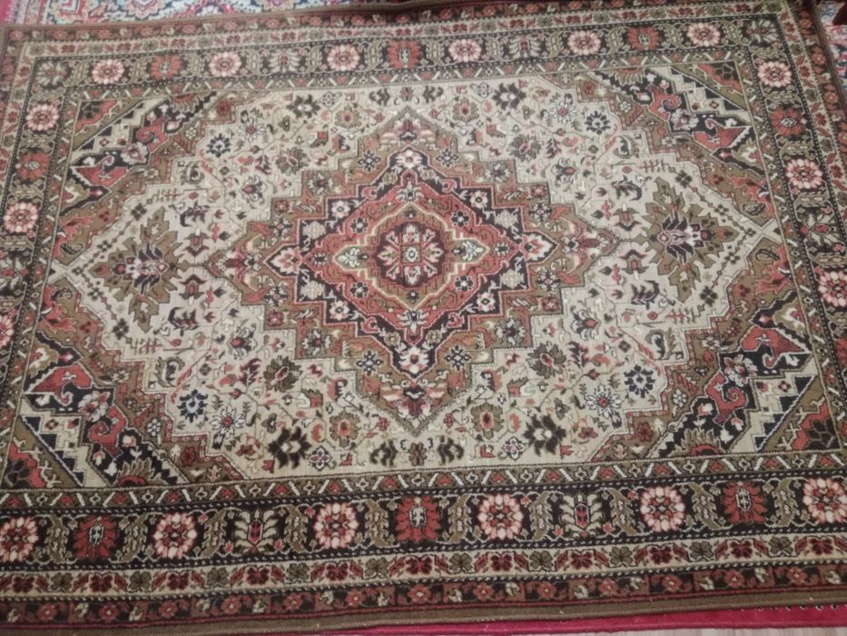 Продам ковры 3 шт