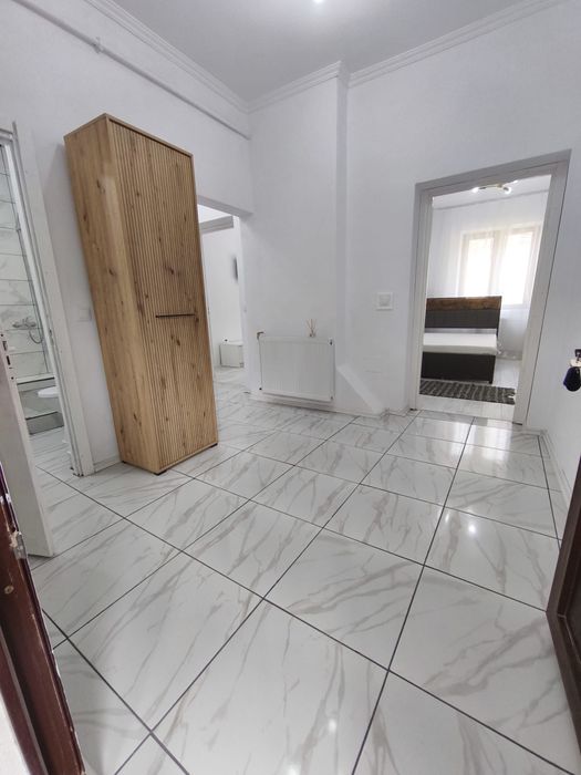 Inchiriez apartament central
