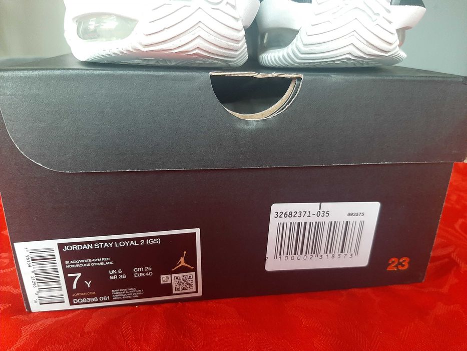 Маратонки Air Jordan 40номер