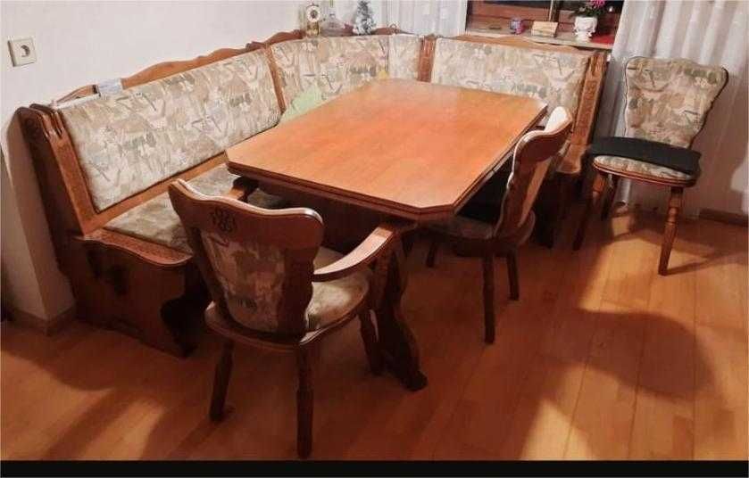 Coltar bucatarie cu masa si 3 scaune lemn masiv!