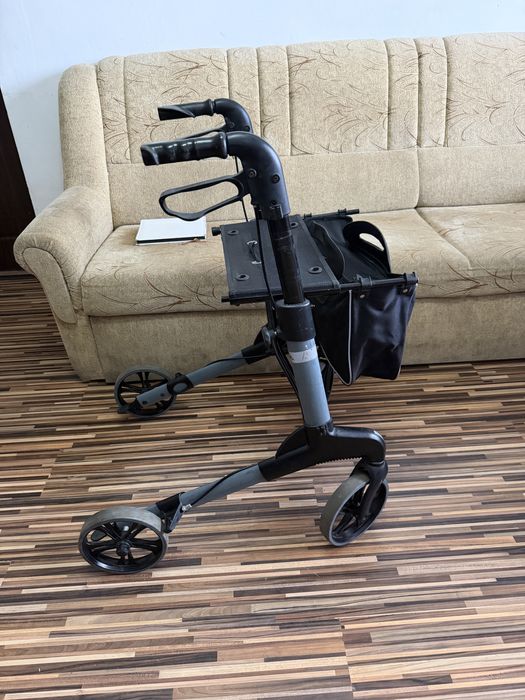 Cadru deplasare batrani dizabilitati din aluminiu cu suspensie