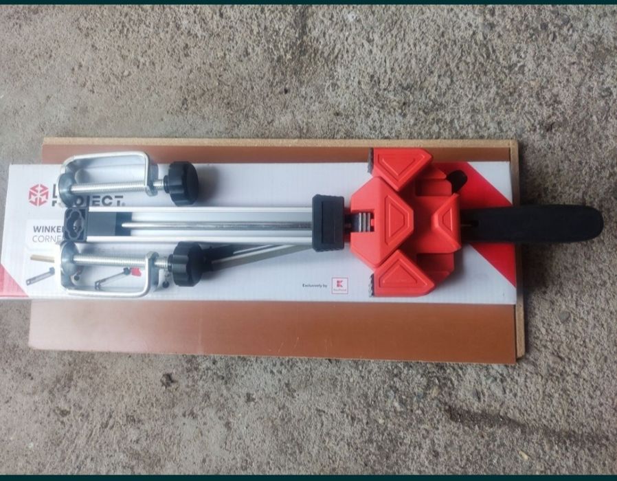 Нова ъглова стяга