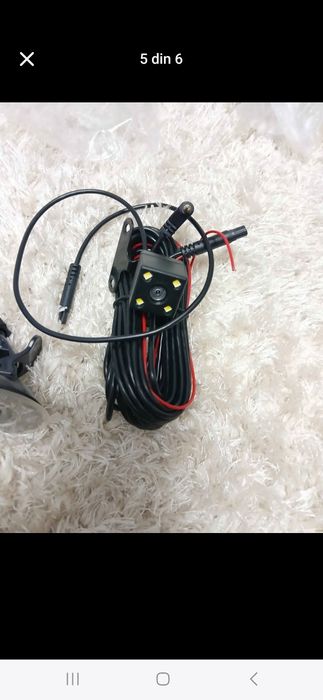 Camera auto HD DVR noua, are 2 camere in interiorul masinii si una pentru marsarier