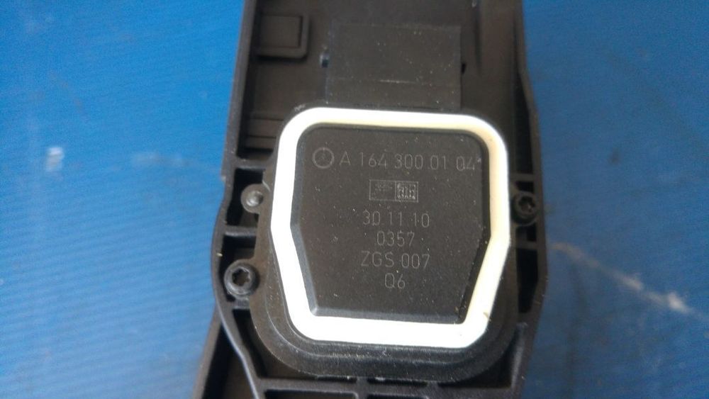 pedala acceleratie mercedes m-class ml 350 4matic w164 2011 a1643000104